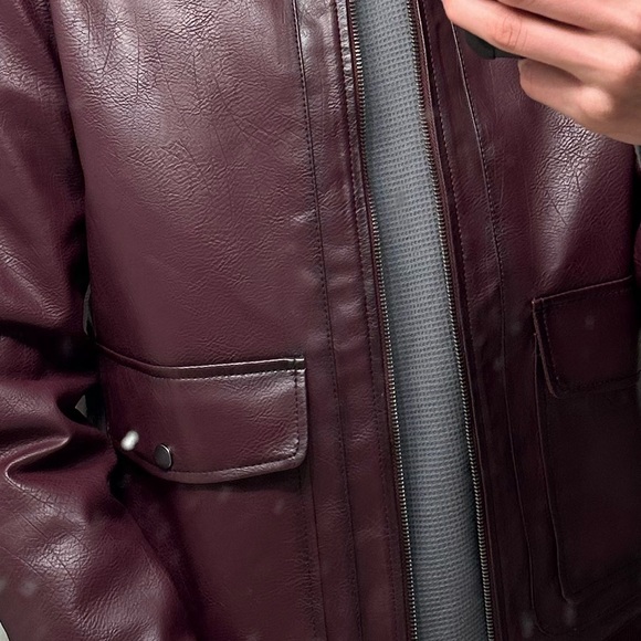 Profile Picture of Vincent Jenei (@alexanderjenei) on Poshmark