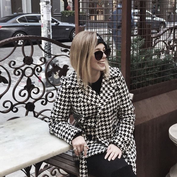 Profile Picture of Brittany Lundeen (@bdlundeen) on Poshmark