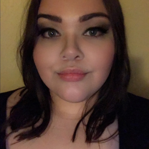 Profile Picture of Eva Cervantes (@evacerv13) on Poshmark