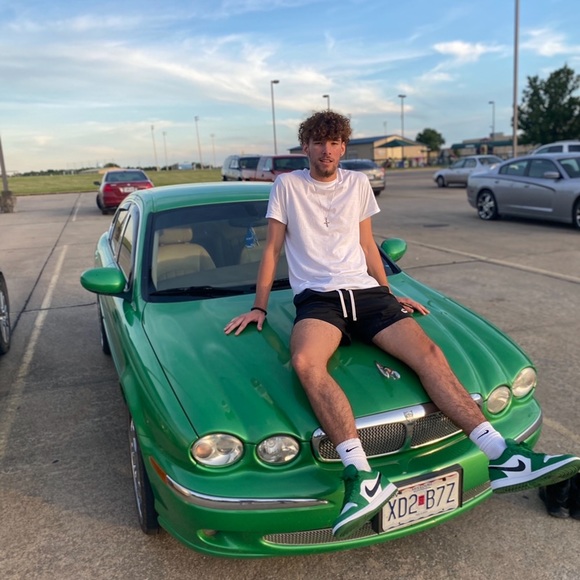 Profile Picture of Gage Eiland (@eilandgage) on Poshmark