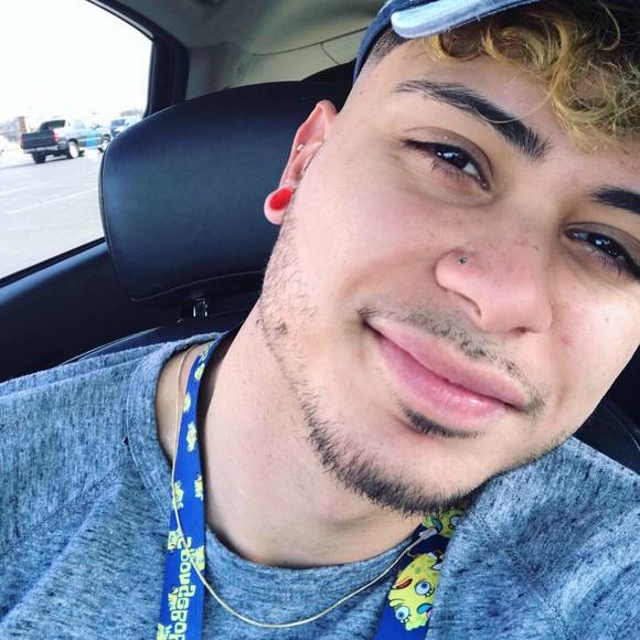 Profile Picture of Luis Saez (@nolololoyoyo) on Poshmark