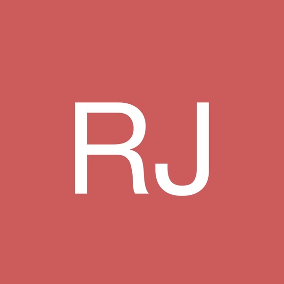 Profile Picture of Rupanshi Joshi (@rupanshijoshi2) on Poshmark