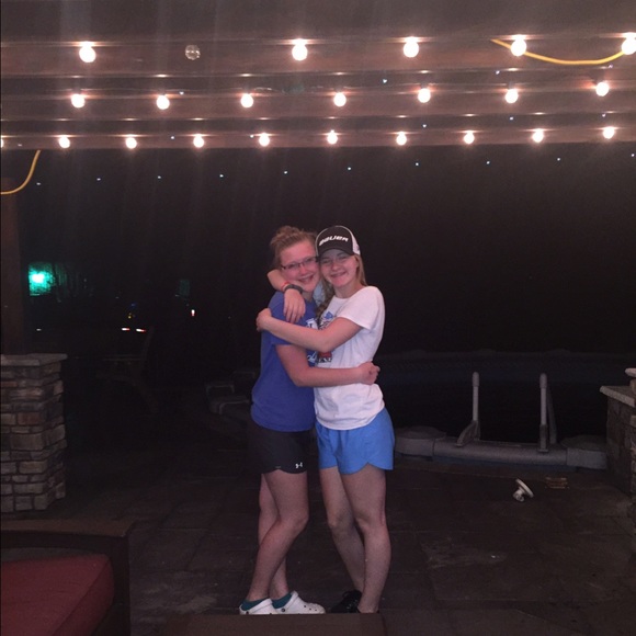 Profile Picture of Mallory Heder (@malloryh1914) on Poshmark