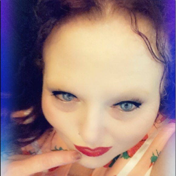 Profile Picture of Tammy Dilger (@tammydilger) on Poshmark