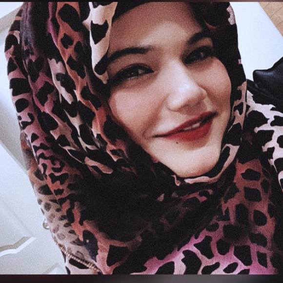 Profile Picture of Misbah Shaikh (@mshaikh9804) on Poshmark