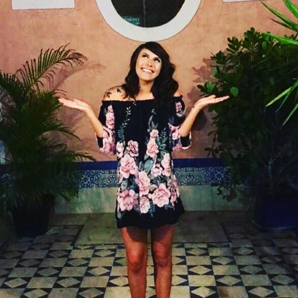 Profile Picture of Markell Anderson (@markellcaitlin) on Poshmark