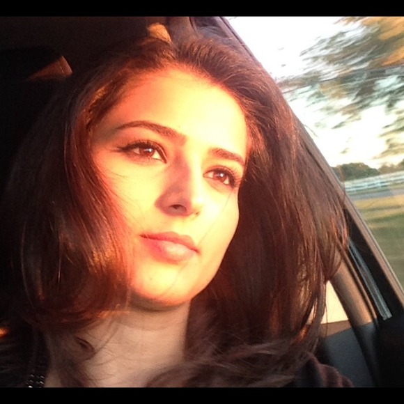 Profile Picture of Padideh Nikouei (@padideh2004) on Poshmark