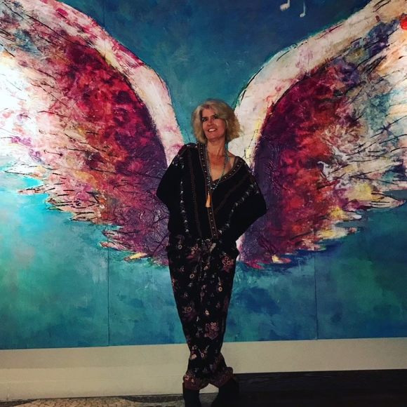 Julie Notaro - Poshmark Profile Picture of Julie Notaro (@wanderingboho) on Poshmark