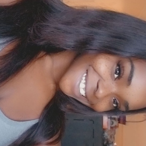 Profile Picture of Christine Geer (@itsbunnyboo) on Poshmark