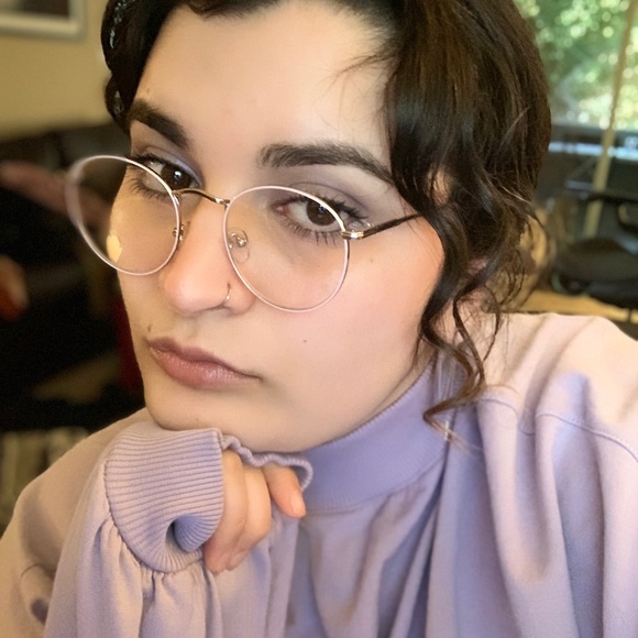 Profile Picture of Molly Narkis (@wugi) on Poshmark