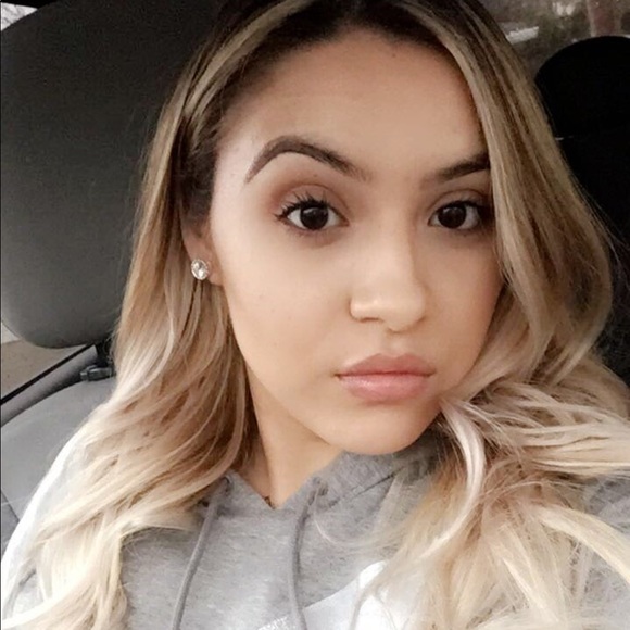 Profile Photo of Jessica Castellanos (@jessica41996) on Poshmark