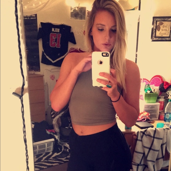 Profile Picture of Kylee Harper (@kyleeharper11) on Poshmark