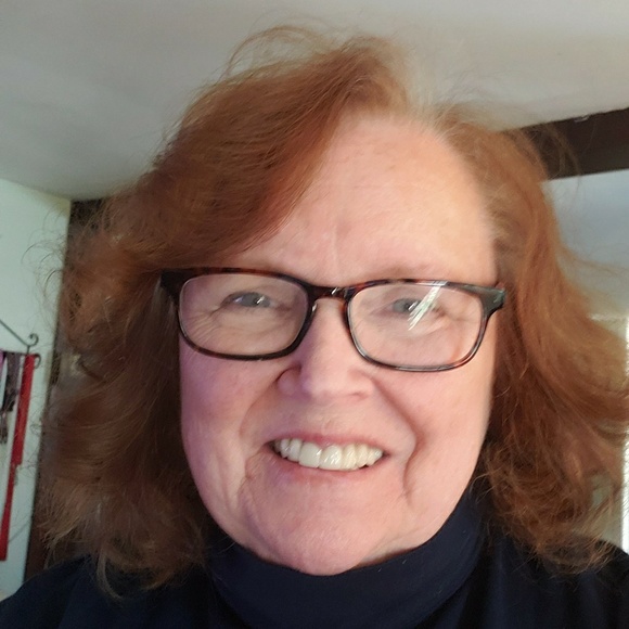 Profile Picture of Andrea Gilfus (@anjegi) on Poshmark