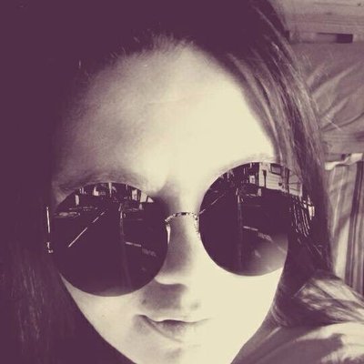 Profile Picture of Stephanie Wirth (@stephanie57185) on Twitter