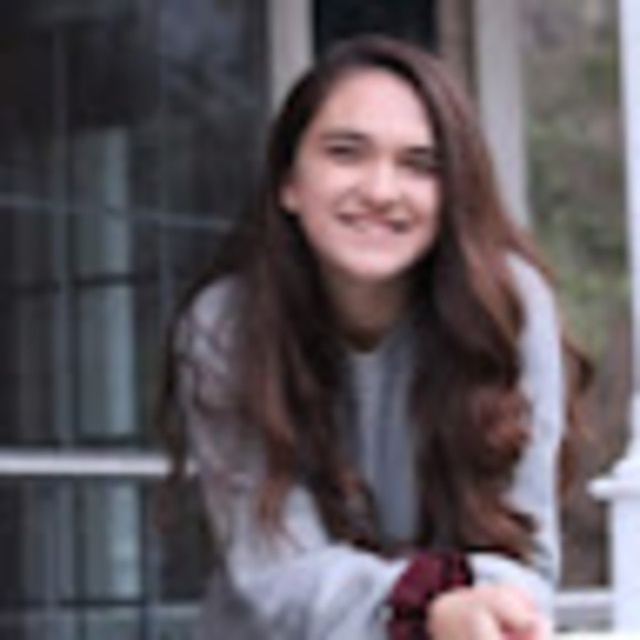 Profile Picture of Emily Pescatore (@emilykpescatore) on Poshmark
