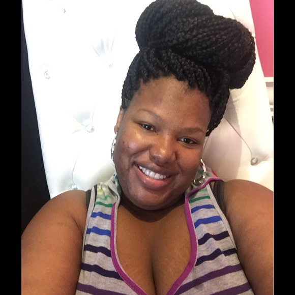 Profile Picture of Janiece Russell (@janiece1922) on Poshmark