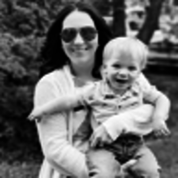 Profile Picture of Heather Ballmer (@heatherballmer) on Poshmark