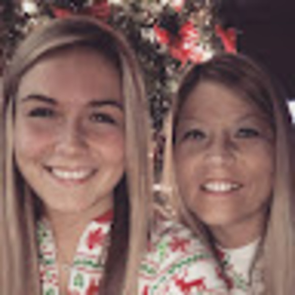 Profile Picture of Heather Harston (@heather7496) on Poshmark