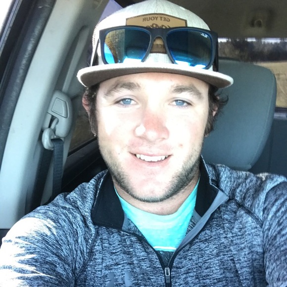 Profile Picture of Corey Cheek (@cheek1990) on Poshmark