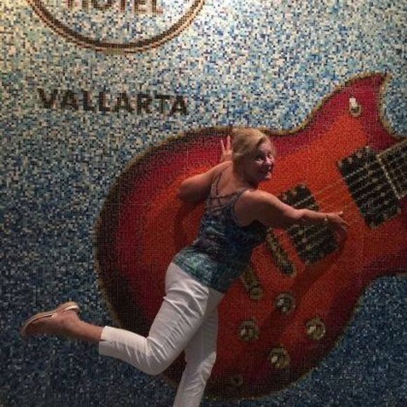 Profile Picture of Marlene Vetrone (@marbetz1) on Poshmark