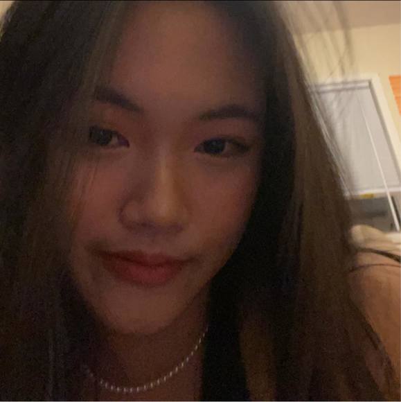 Profile Picture of Nguyen Huong (@nguyenhuong631) on Poshmark