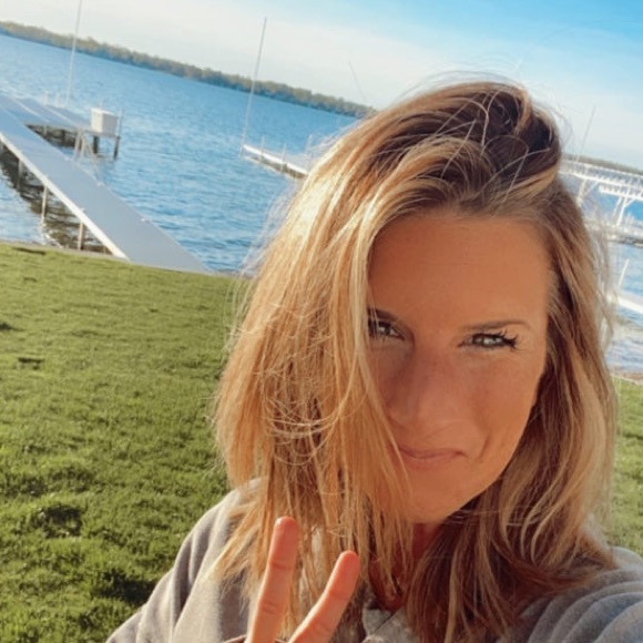 Profile Picture of Brielle Lebarron (@briellelebarron) on Poshmark