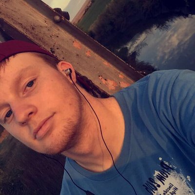 Profile Picture of Christian Emmert (@Lee020198) on Twitter