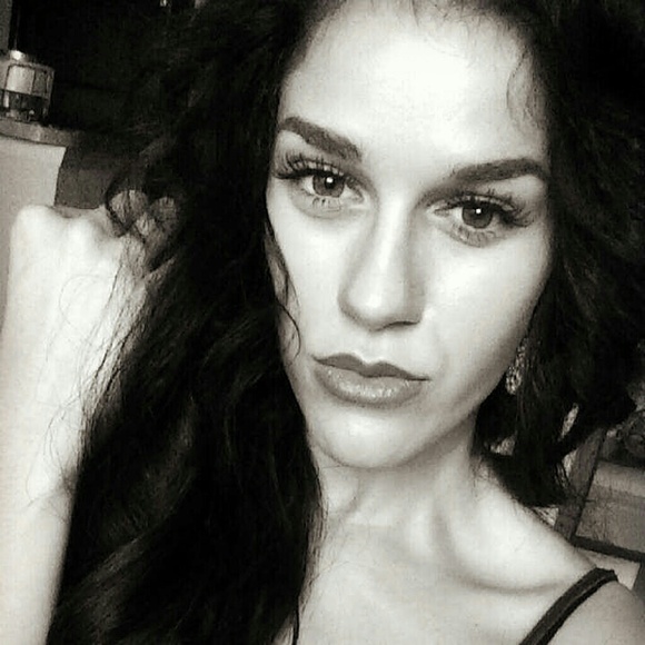 Profile Picture of Peyton Doiley (@peytonlizd) on Poshmark