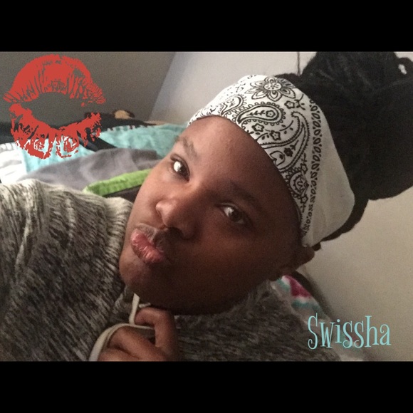 Profile Picture of Jae Hearn-neal (@qveenjaejae97) on Poshmark
