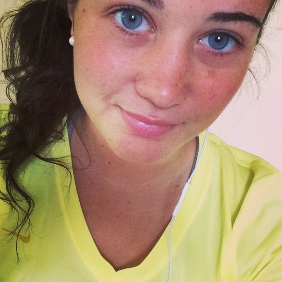 Profile Picture of Jamie Bandinelli (@jamie_anne96) on Poshmark