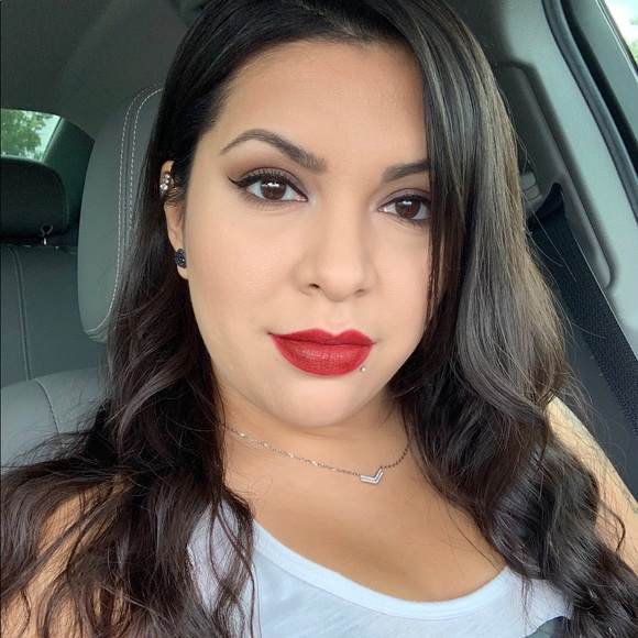 Profile Picture of Kelly Castro (@kelkelc0949) on Poshmark