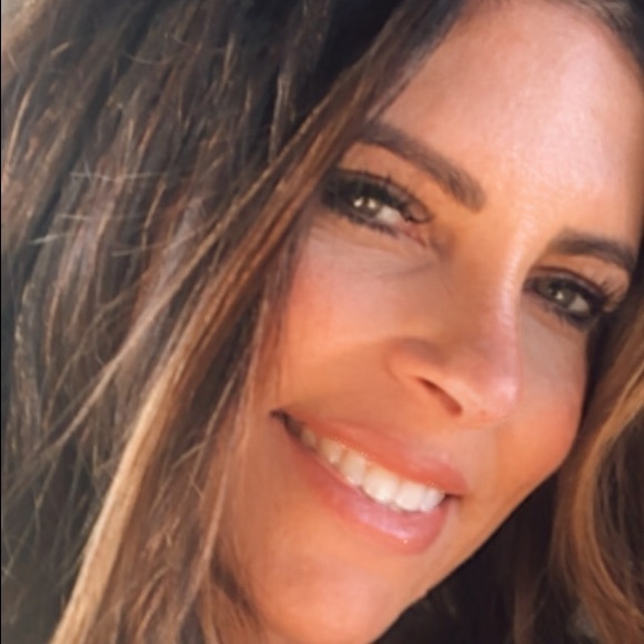 Profile Picture of Chrissy Hefler (@chefler777) on Poshmark