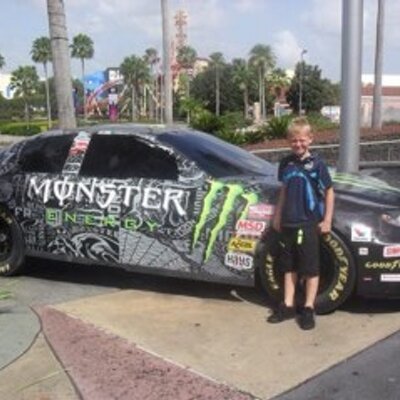 Profile Picture of JOSHUA MCMULLAN!!=]$ (@joshie1122) on Twitter