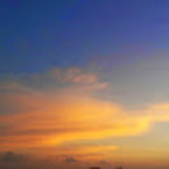 Profile Picture of Xiaofeng Liu (@xiaofengl) on Poshmark