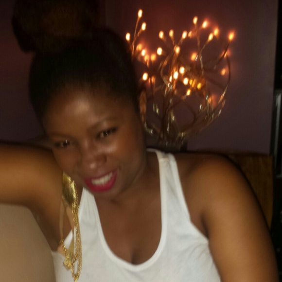 Profile Picture of Camille Edwards (@camillion31) on Poshmark