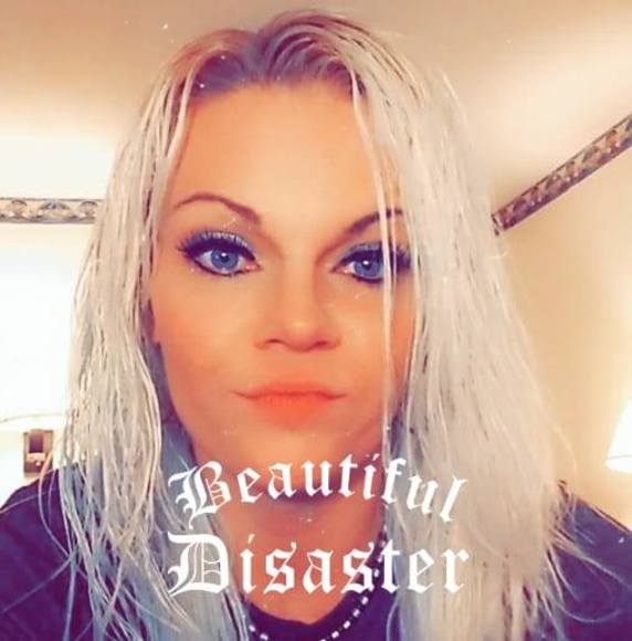 Profile Picture of Brooke Bealmear (@bbealmear) on Poshmark