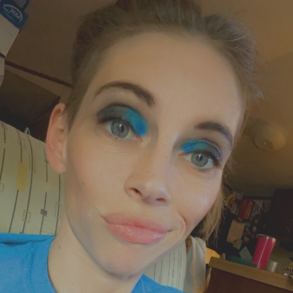 Profile Picture of Whitney Gambrell (@whitgam11) on Poshmark