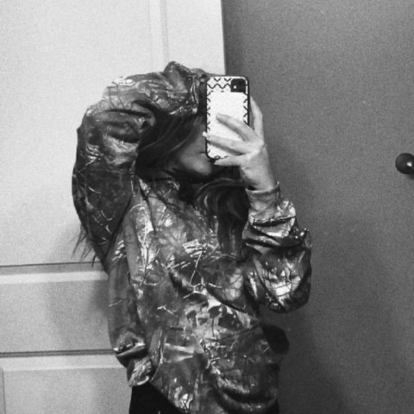 Profile Picture of Alyssa Hamrin (@alyssahamrin) on Poshmark