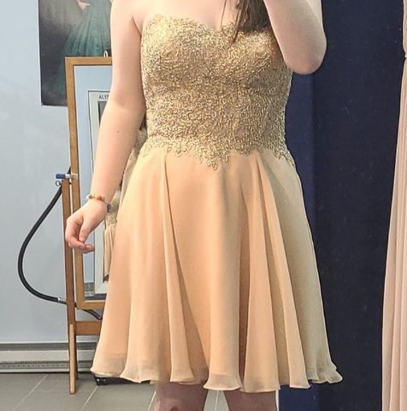 Profile Picture of Savannah Joyce (@savannahjoyce08) on Poshmark