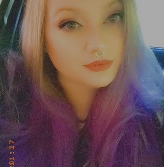 Profile Picture of Shawna Petrizzo (@shawnapetrizzo) on Poshmark