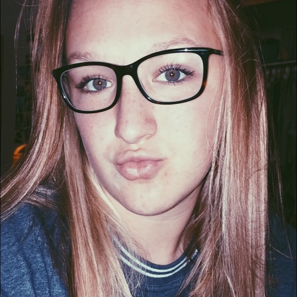 Profile Picture of Kaitlin Sterwald (@kaitlinsterwald) on Poshmark