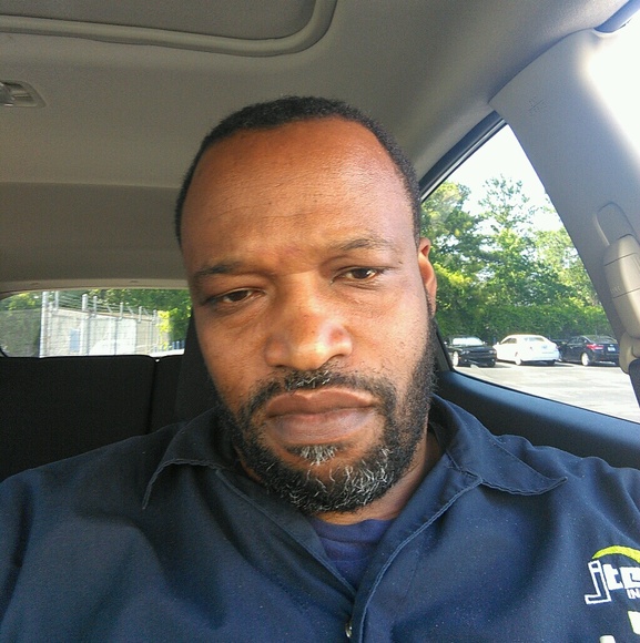 Profile Picture of Michael Crooks (@mikecrooks) on Poshmark