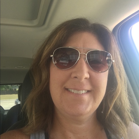 Profile Picture of Kim Northcutt (@knorthcutt1) on Poshmark