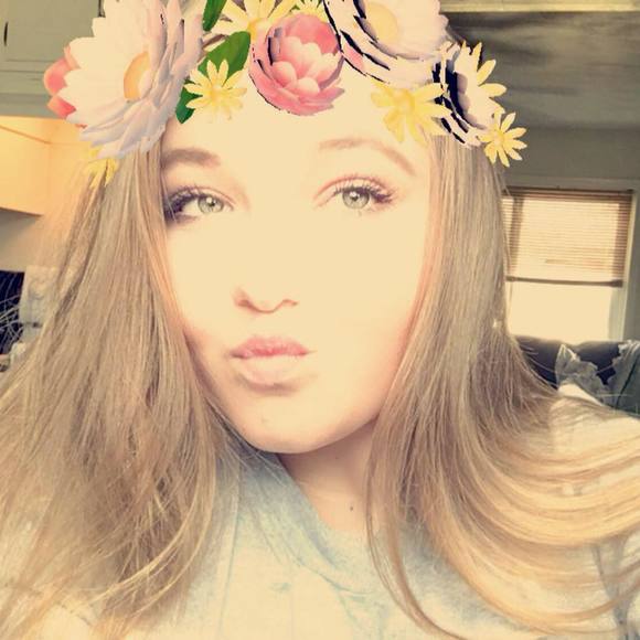 Profile Picture of Lani Wright (@laniw04) on Poshmark