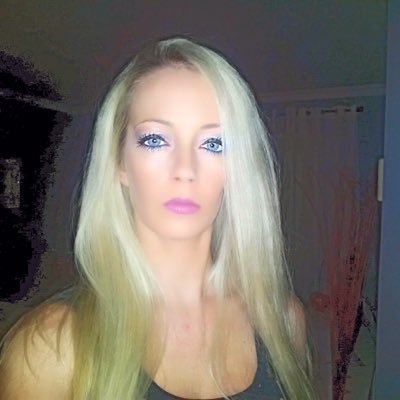 Profile Picture of Stephanie Clermont (@Steph_dot_com) on Twitter