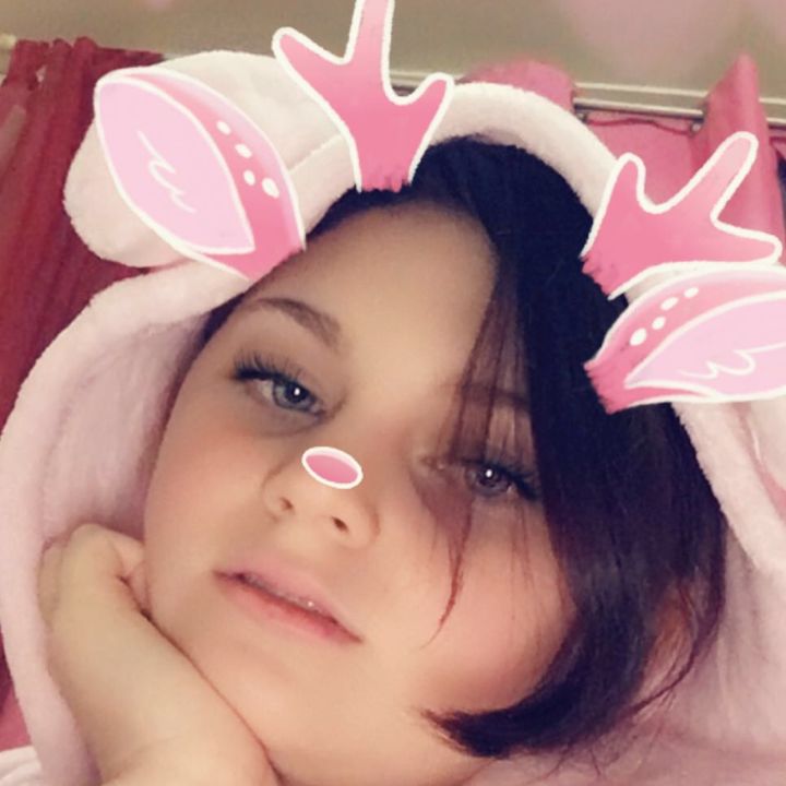 Profile Picture of michaela (@michaelalayfield) on Tiktok