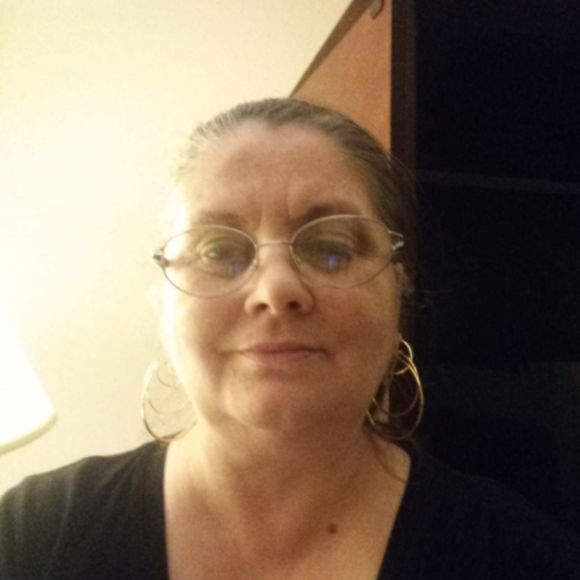 Profile Picture of Catherine Thompson (@unicorn101ct) on Poshmark