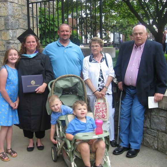 Profile Picture of Joellen Grooms (@joegrooms) on Poshmark