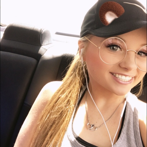 Gracie Klander - Poshmark Profile Picture of Gracie Klander (@klander33) on Poshmark