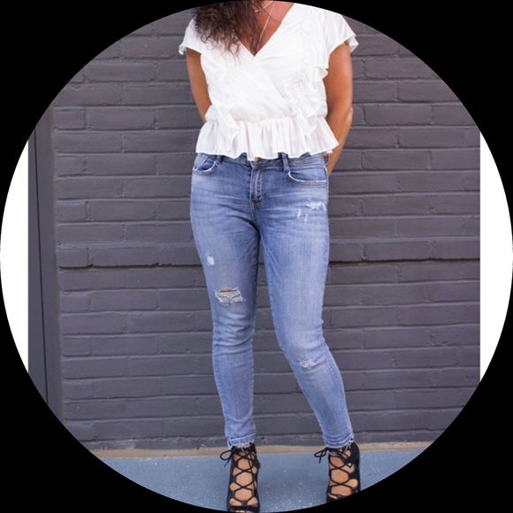 Profile Picture of Lucia Wilson (@luciaswilson19) on Poshmark